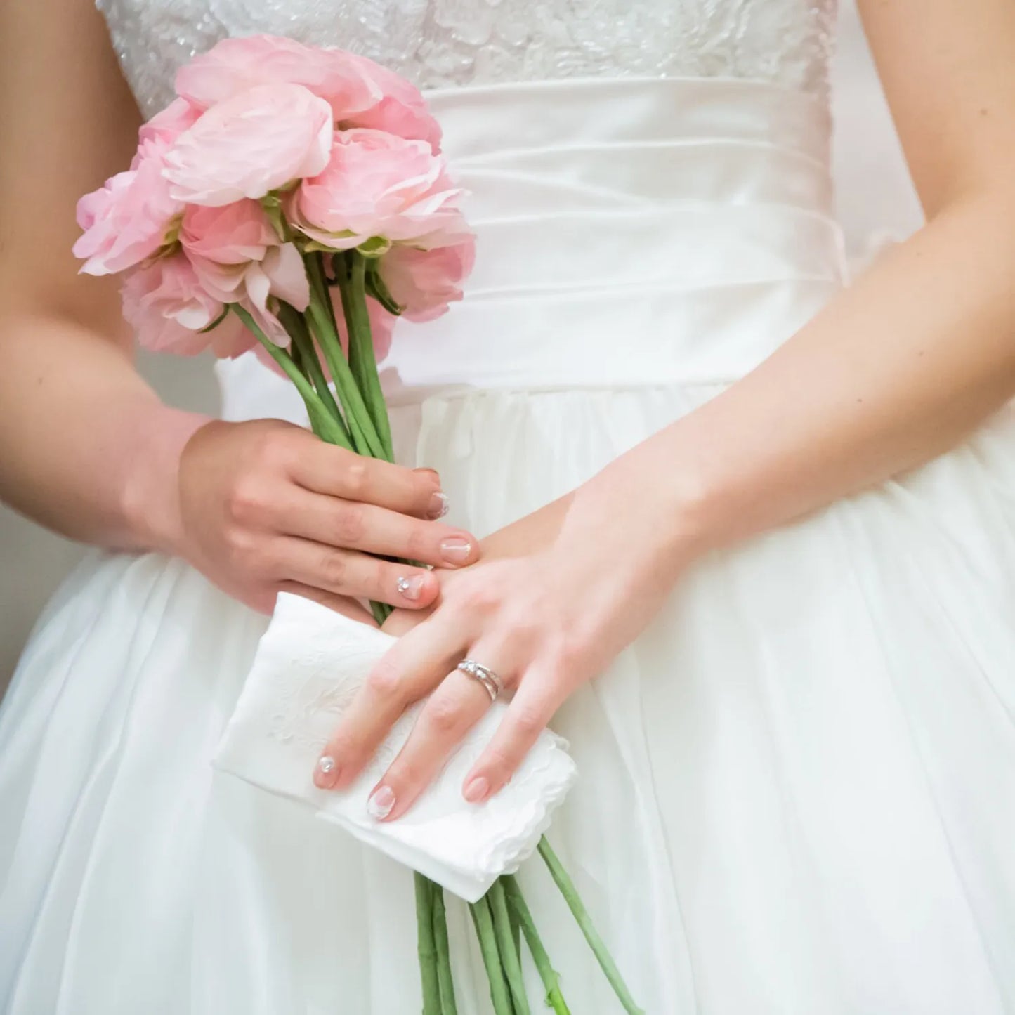 結婚指輪 プラチナダイヤモンドリング ウェーブタイプ M08FH 花嫁着用