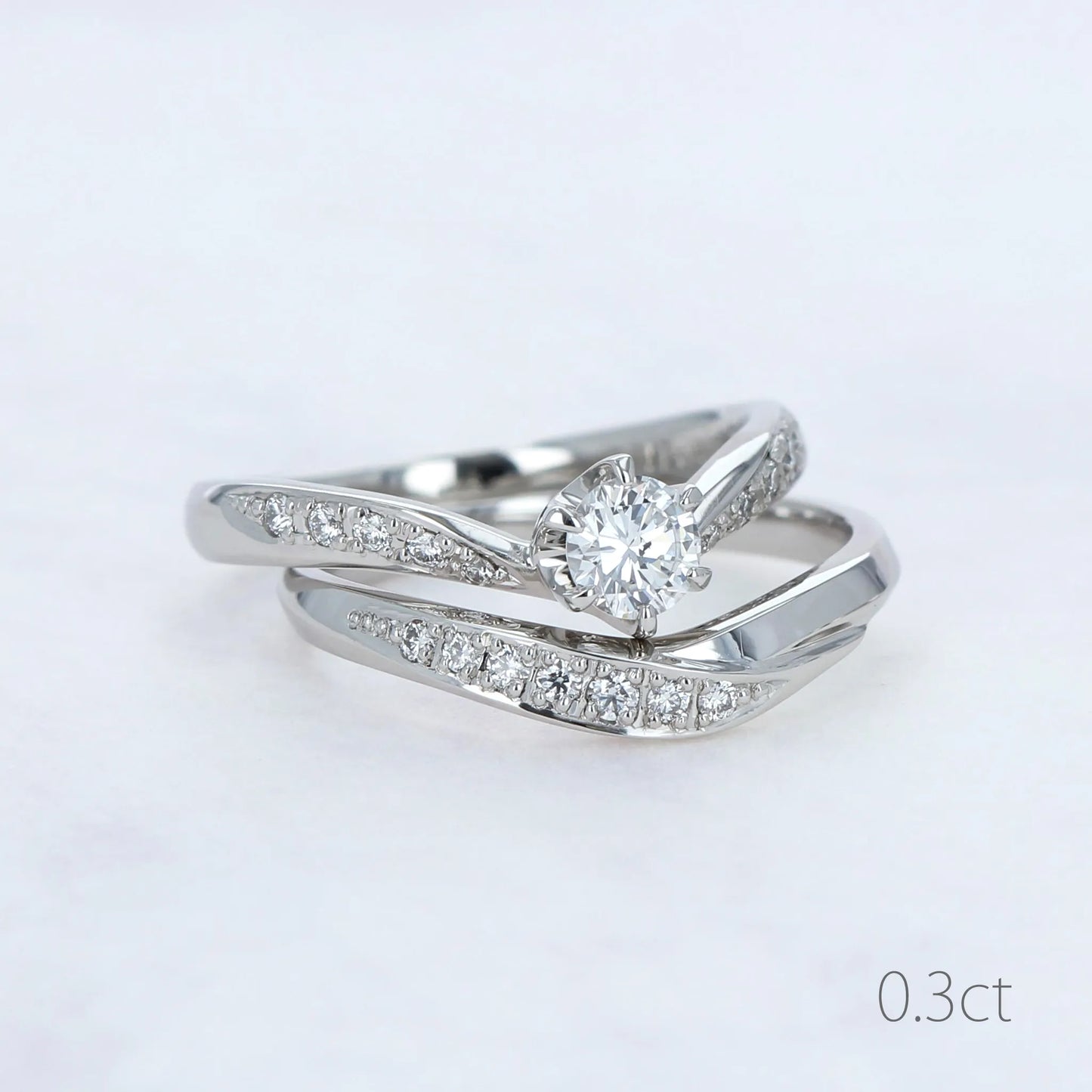 プラチナダイヤモンドリング Elegant セットリング
