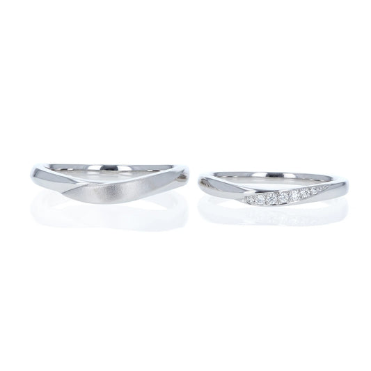 プラチナゆるいV字ラインの結婚指輪 正面