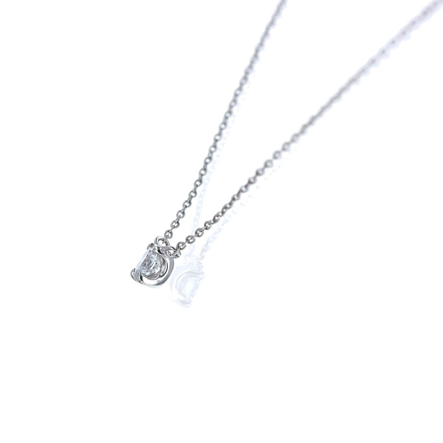 婚約ネックレス Quatre Étoiles 4本の星爪で留めたモードな一粒ダイヤモンドネックレス 横から