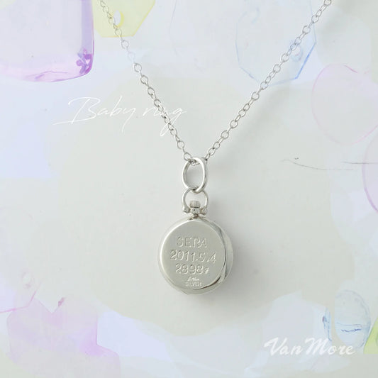 ベビーペンダント【時計】シルバー・エメラルド 刻印