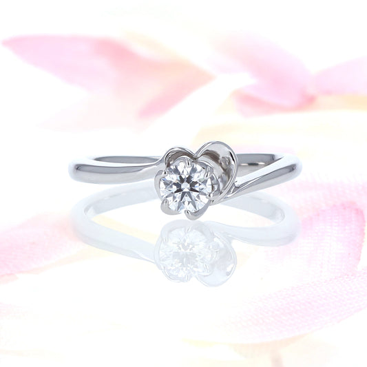 プラチナダイヤモンドリング ハートデザイン