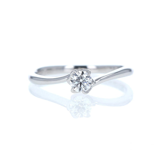 プラチナダイヤモンドリング Flowering