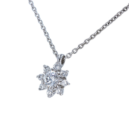婚約ネックレス Belle fleur ダイヤモンドを贅沢に使用したフラワーモチーフネックレス 斜めから